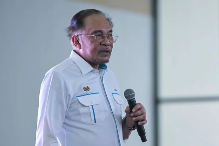 Anwar_stresses_reforms_must_be_implemented_while_in_power__not_after Anwar stresses reforms must be implemented while in power, not after