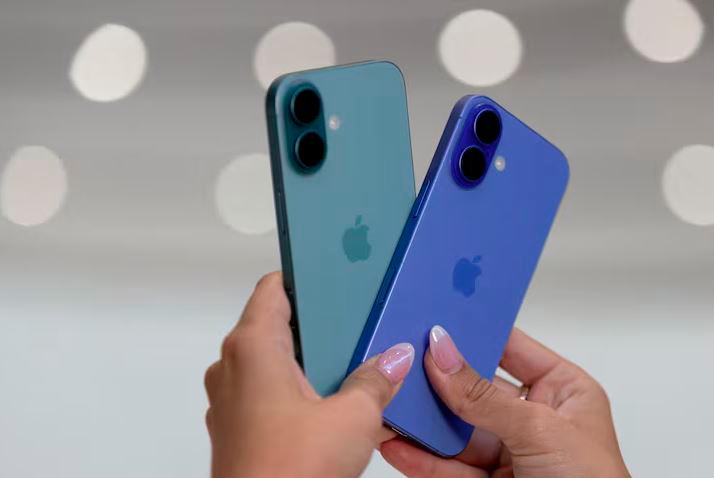 Apple considers raising iPhone prices, WSJ reports Apple considers raising iPhone prices, WSJ reports