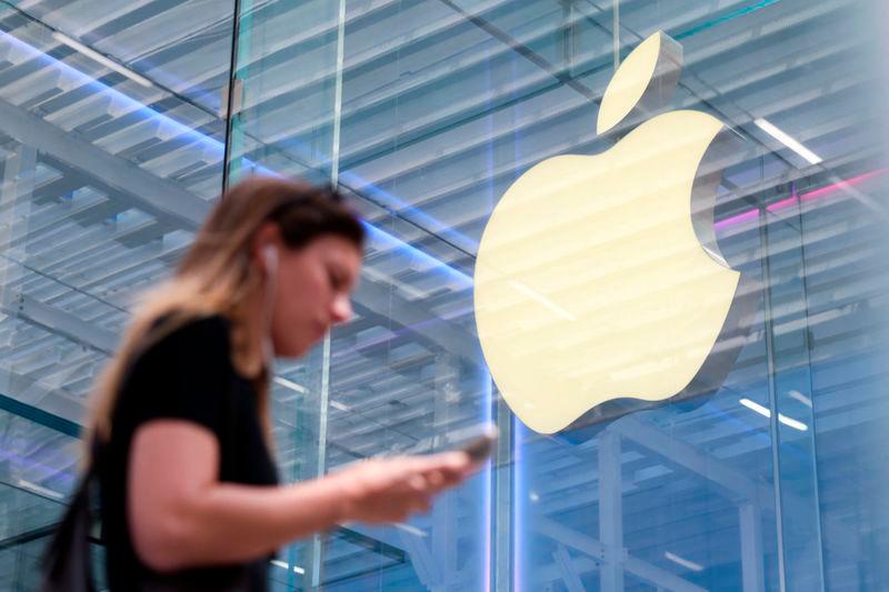 Apple expects $900 mn tariff hit as shifts US iPhone supply to India Apple expects $900 mn tariff hit as shifts US iPhone supply to India