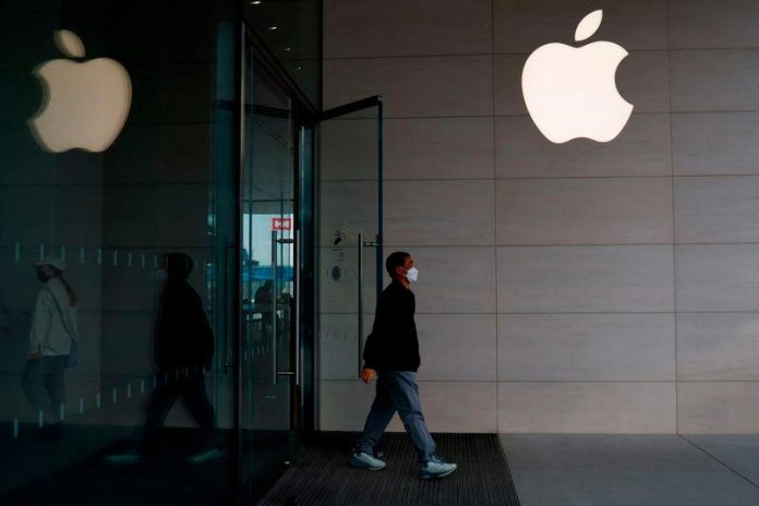 Apple's China smartphone shipments slide 9% in first quarter Apple's China smartphone shipments slide 9% in first quarter