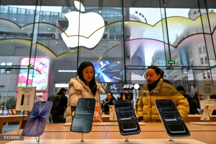 Apple earnings hit record high on strong China iPhone sales