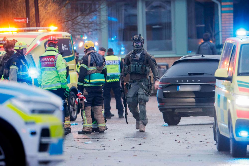 Around 10' dead, including gunman, in Sweden's worst mass shooting Around 10' dead, including gunman, in Sweden's worst mass shooting