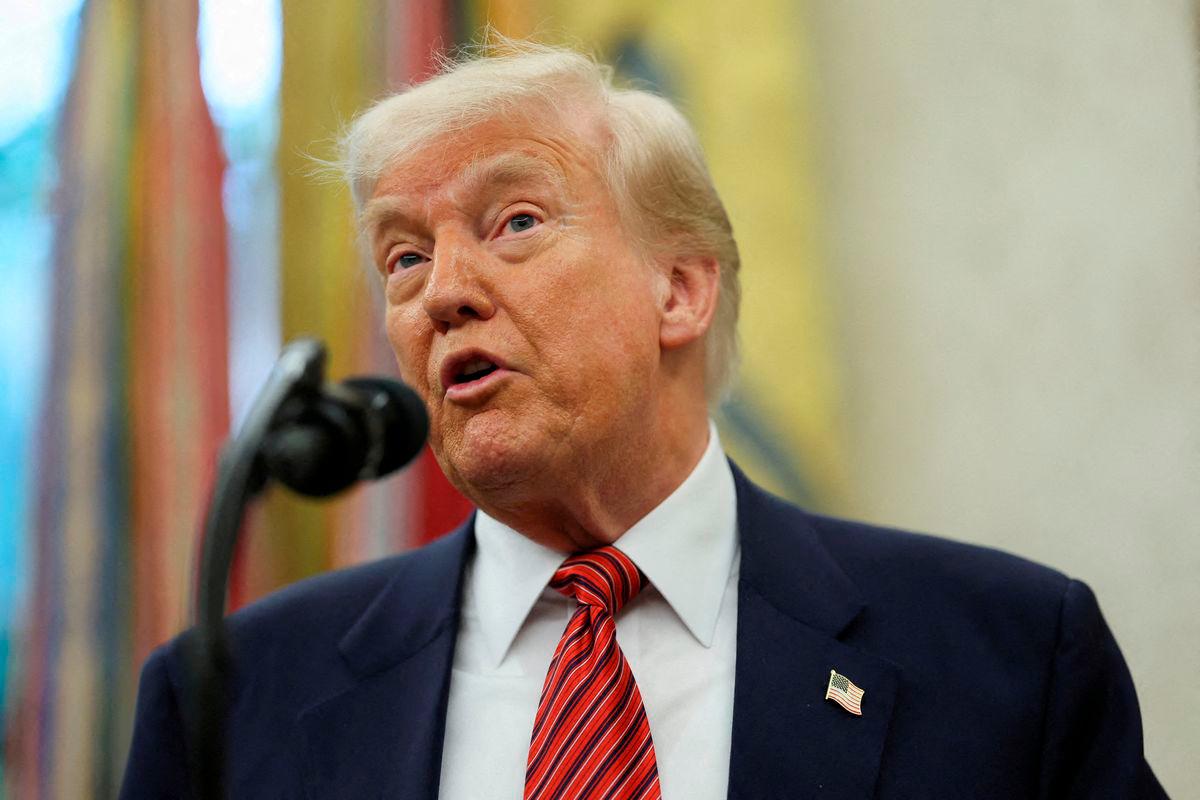 Asian stocks fall as Trump fires fresh volley in trade war Asian stocks fall as Trump fires fresh volley in trade war