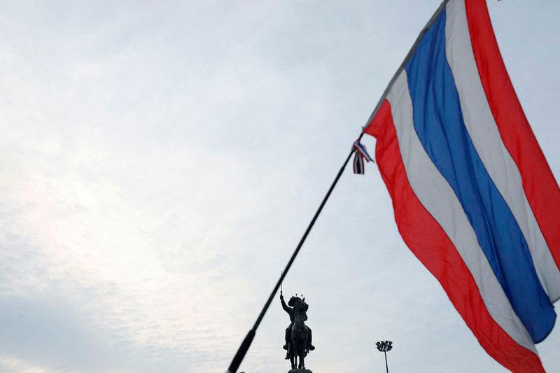 At least 4 killed in Thailand crane collapse: police