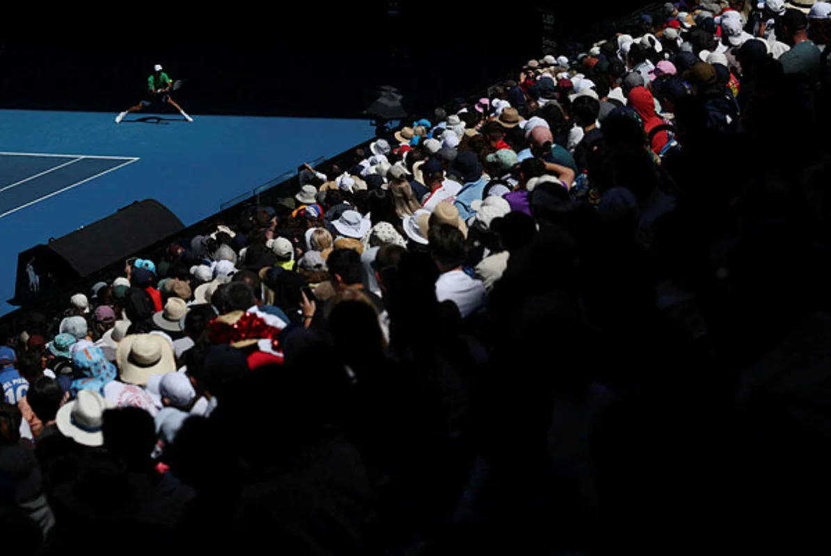 Australian Open starts early Saturday to beat forecast 40°C heat
