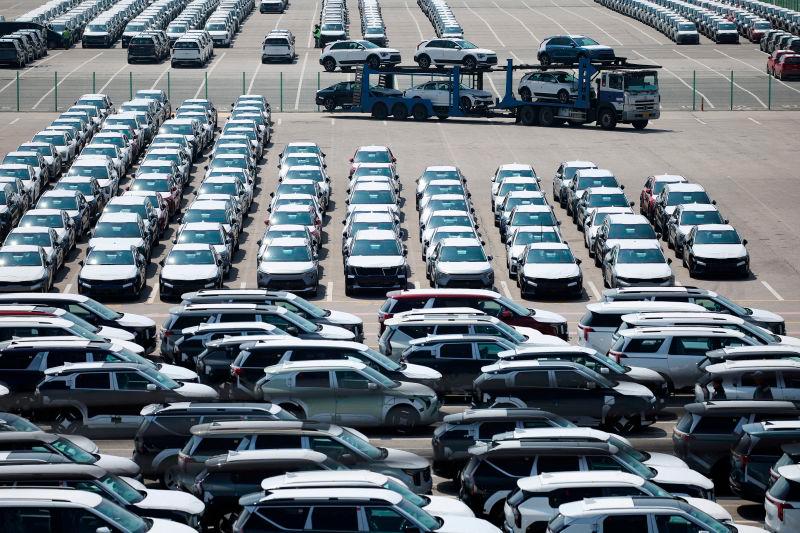 Automakers hold their breath on Trump's erratic US tariffs Automakers hold their breath on Trump's erratic US tariffs