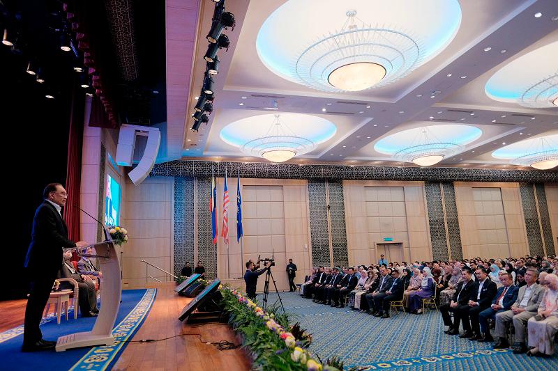 Ayer Kuning polls: Do not use gov’t machinery or funds for campaigning - PM Anwar Ayer Kuning polls: Do not use gov’t machinery or funds for campaigning - PM Anwar