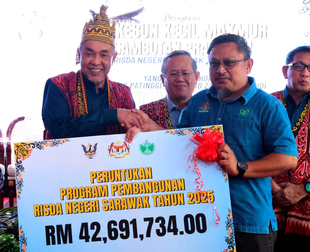 BN genap 51 tahun, sentiasa junjung prinsip demokrasi - Ahmad Zahid BN genap 51 tahun, sentiasa junjung prinsip demokrasi - Ahmad Zahid