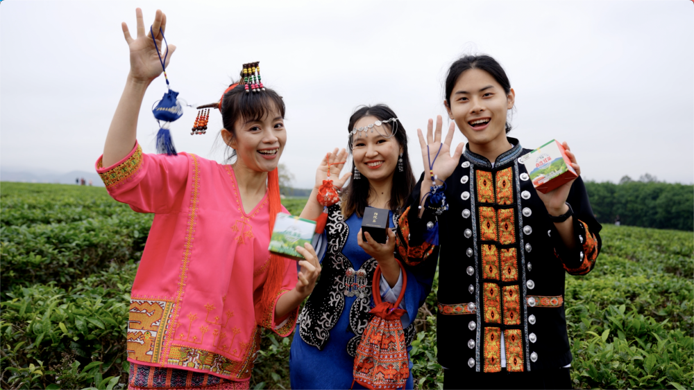 Baisha’s San Yue San Festival: International Students Immersed in Vibrant Ethnic Culture Baisha’s San Yue San Festival: International Students Immersed in Vibrant Ethnic Culture