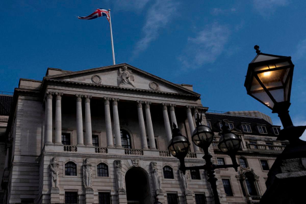 Bank of England is 'not sanguine' about inflation hump, Greene says Bank of England is 'not sanguine' about inflation hump, Greene says