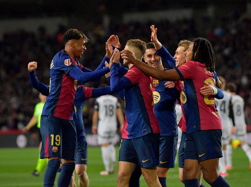 Barca shred Valencia to restore La Liga shine Barca shred Valencia to restore La Liga shine