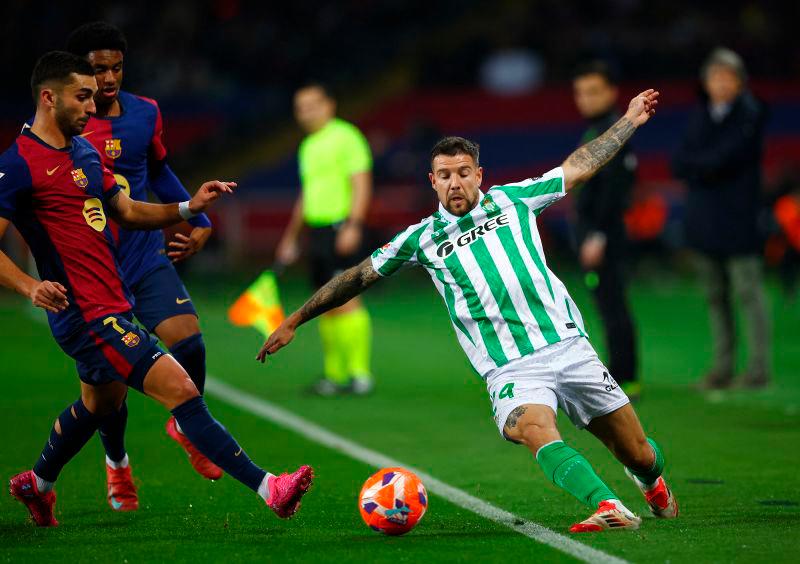 Barcelona extend La Liga lead as Real Madrid stumbles Barcelona extend La Liga lead as Real Madrid stumbles