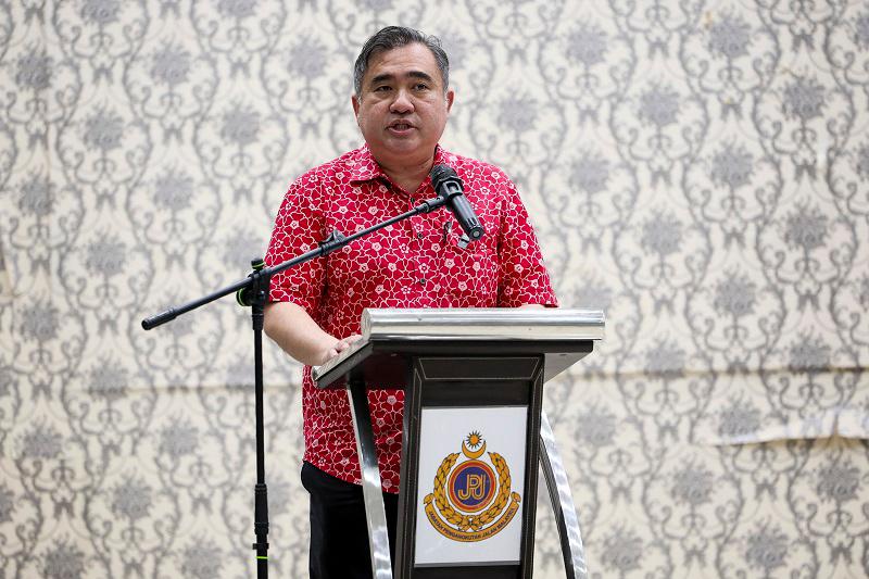 Batal lesen syarikat bas ekspres jika naikkan tambang - Loke Batal lesen syarikat bas ekspres jika naikkan tambang - Loke