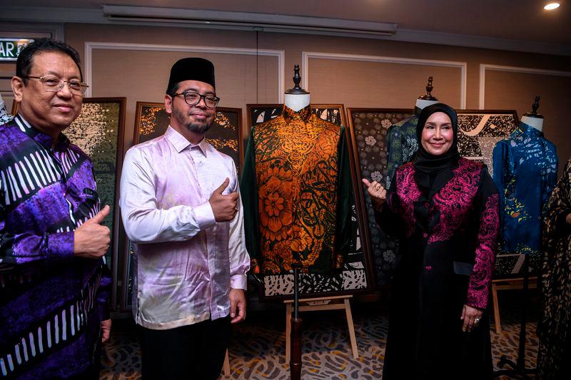 Batik Jawi collection promotes cultural heritage - Dr Zulkifli Hasan Batik Jawi collection promotes cultural heritage - Dr Zulkifli Hasan