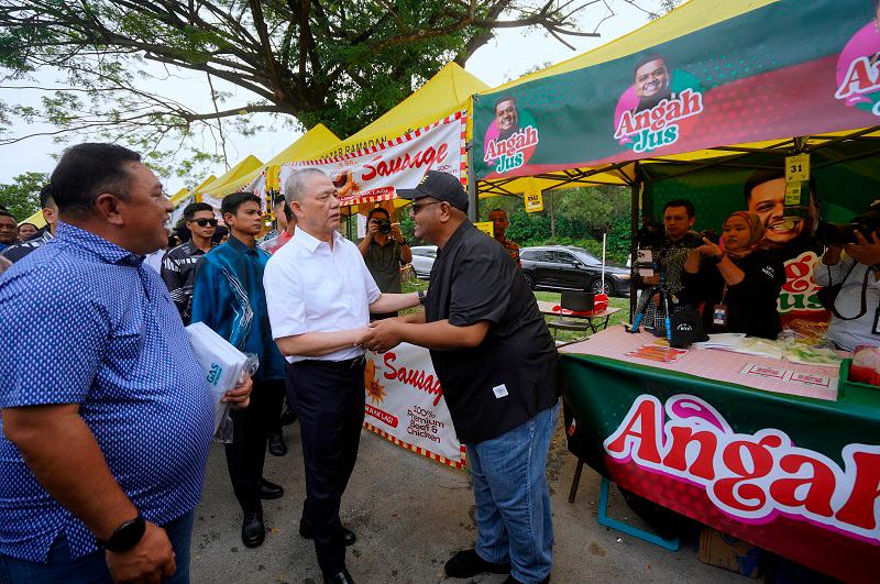 Bazar Ramadan perkenal sistem tanpa tunai mudahkan peniaga dan pembeli - Fadillah Bazar Ramadan perkenal sistem tanpa tunai mudahkan peniaga dan pembeli - Fadillah