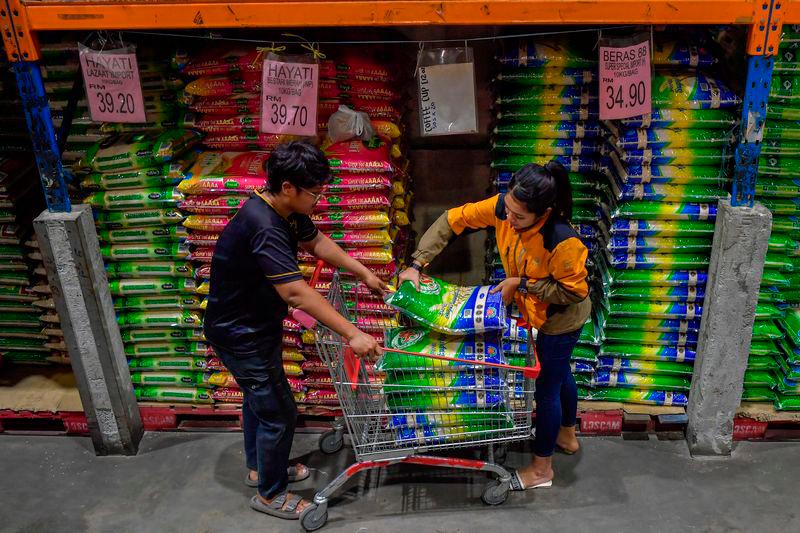 Beras Melaka successfully rolled out, sales start in selected areas from April 26 - Ab Rauf Beras Melaka successfully rolled out, sales start in selected areas from April 26 - Ab Rauf