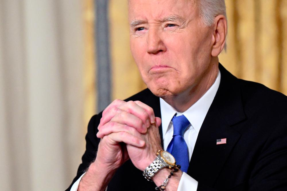 Biden warns oligarchy forming in US that threatens democracy Biden warns oligarchy forming in US that threatens democracy