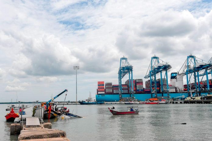 Boat capsize: ‘Everything happened so fast, water gushed into the boat within 10 seconds” - Victim Boat capsize: ‘Everything happened so fast, water gushed into the boat within 10 seconds” - Victim