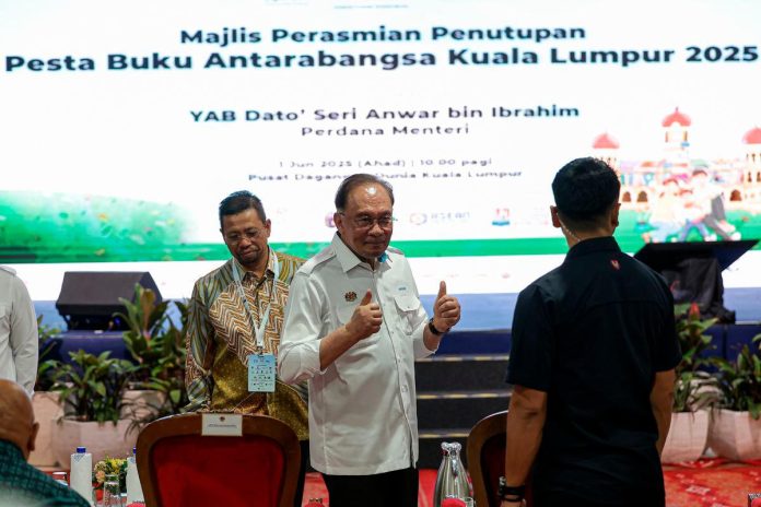 Book voucher to be extended to 400,000 teachers - PM Anwar