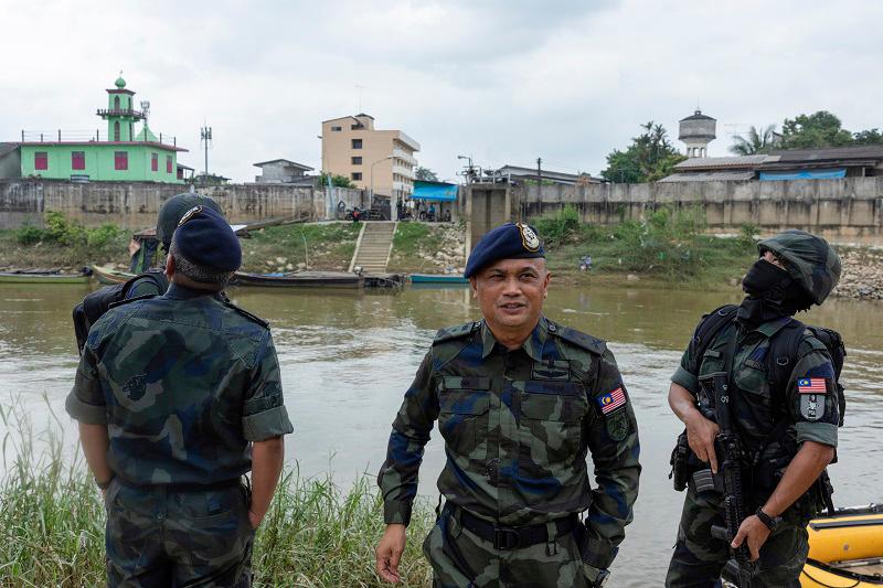 Border crossing ban cripples illegal jetties in Rantau Panjang Border crossing ban cripples illegal jetties in Rantau Panjang