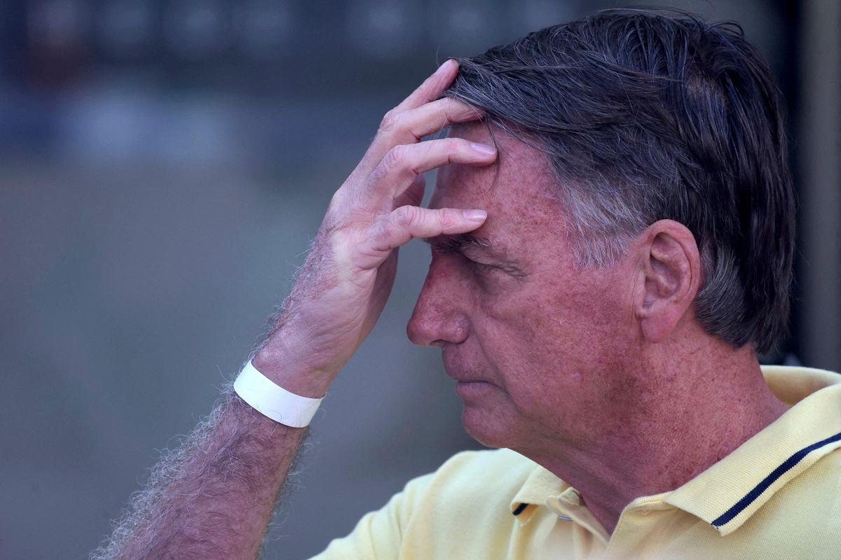 Brazilian judge boosts police patrols at Bolsonaro’s home over flight risk Brazilian judge boosts police patrols at Bolsonaro’s home over flight risk