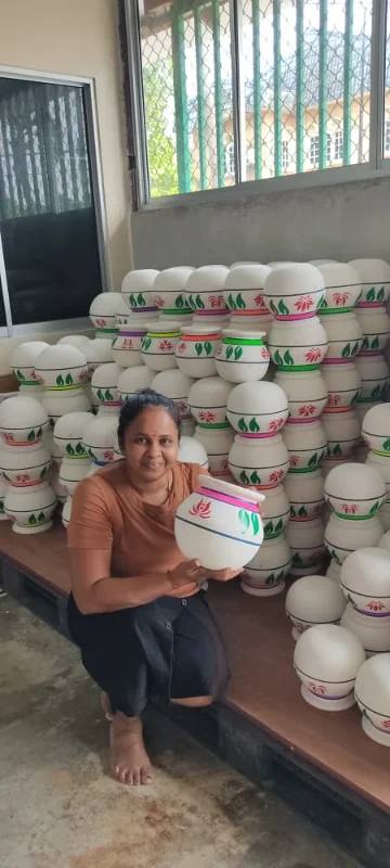 Brothers uphold traditional Ponggal pot crafting Brothers uphold traditional Ponggal pot crafting