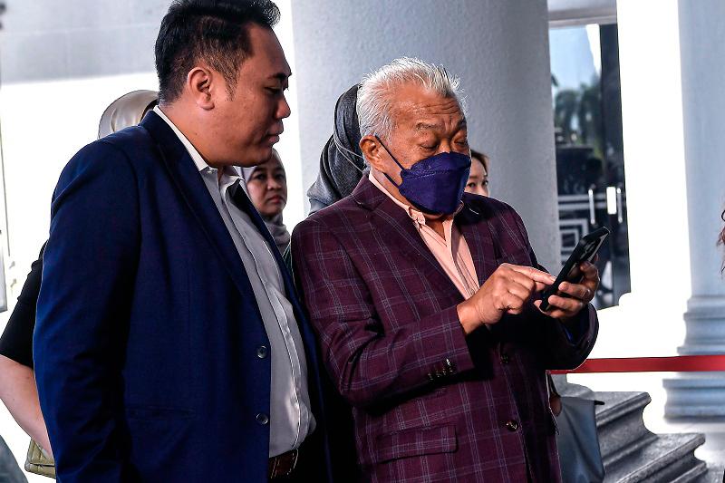 Bung Moktar, wife to file for review of order to enter defence