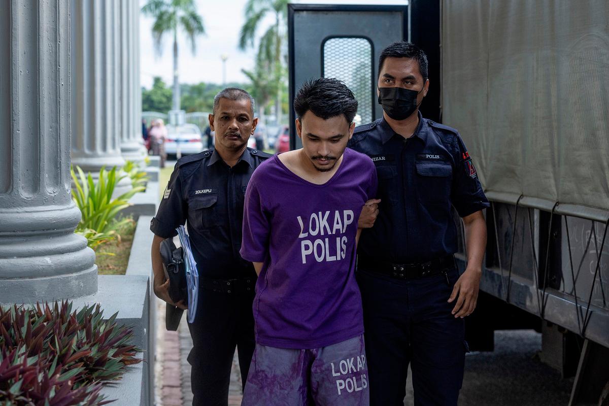 Buruh didakwa edar 65kg kanabis di Pasir Mas Buruh didakwa edar 65kg kanabis di Pasir Mas