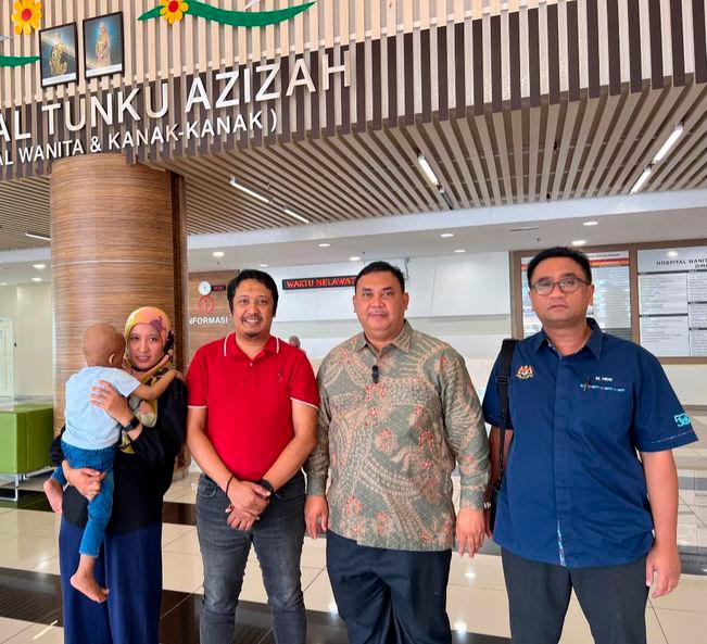 Cancer-stricken toddler receives donation from Prime Minister