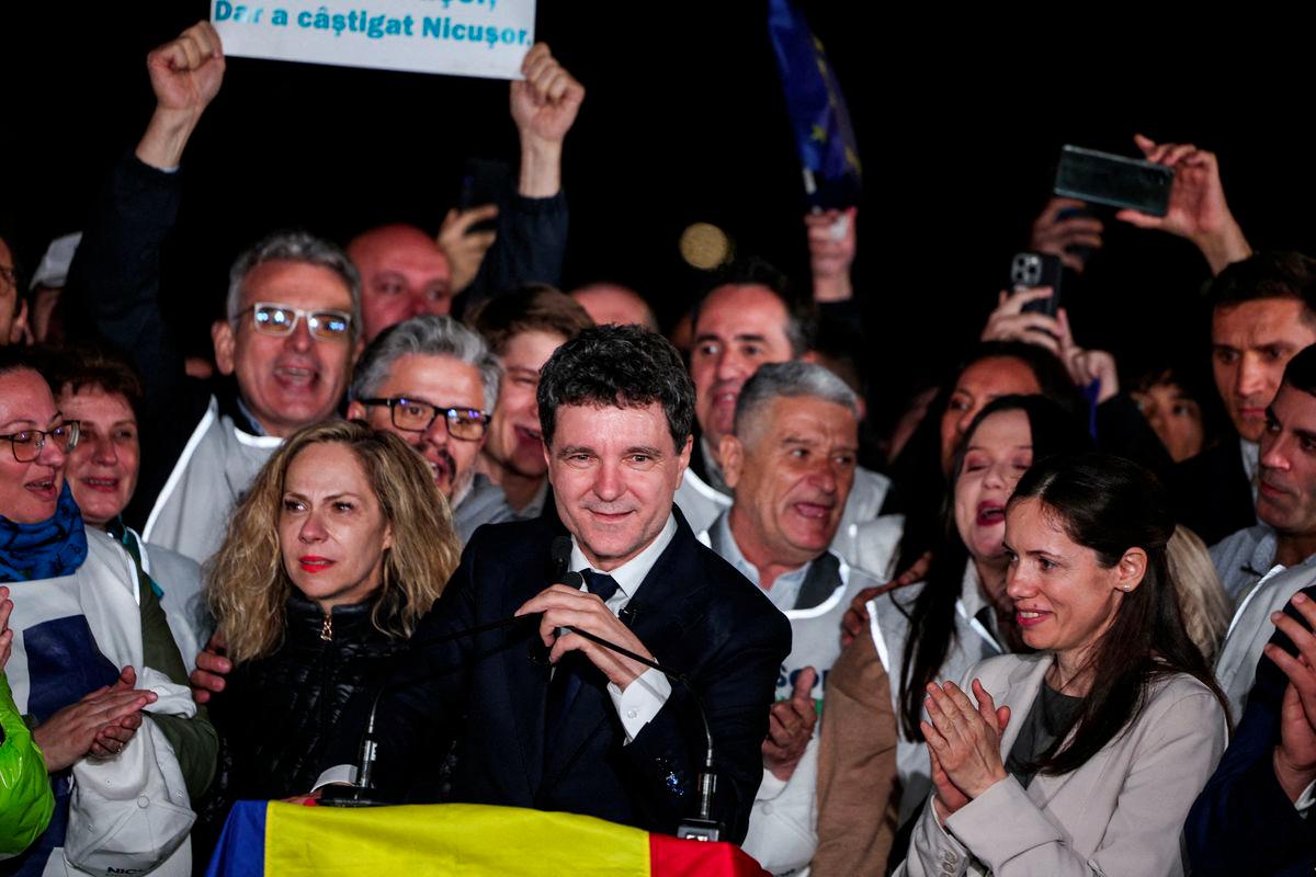 Centrist Dan wins Romanian presidency over hard-right pro-Trump rival Centrist Dan wins Romanian presidency over hard-right pro-Trump rival