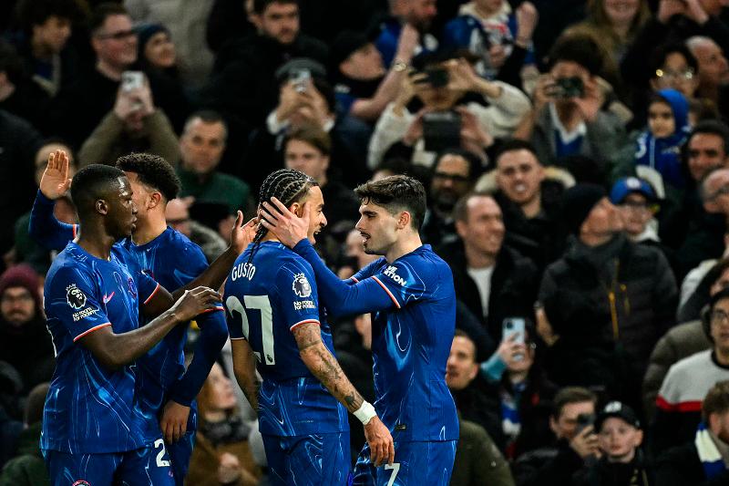 Chelsea thrash Southampton, Villa beaten by Palace in race for Champions League Chelsea thrash Southampton, Villa beaten by Palace in race for Champions League