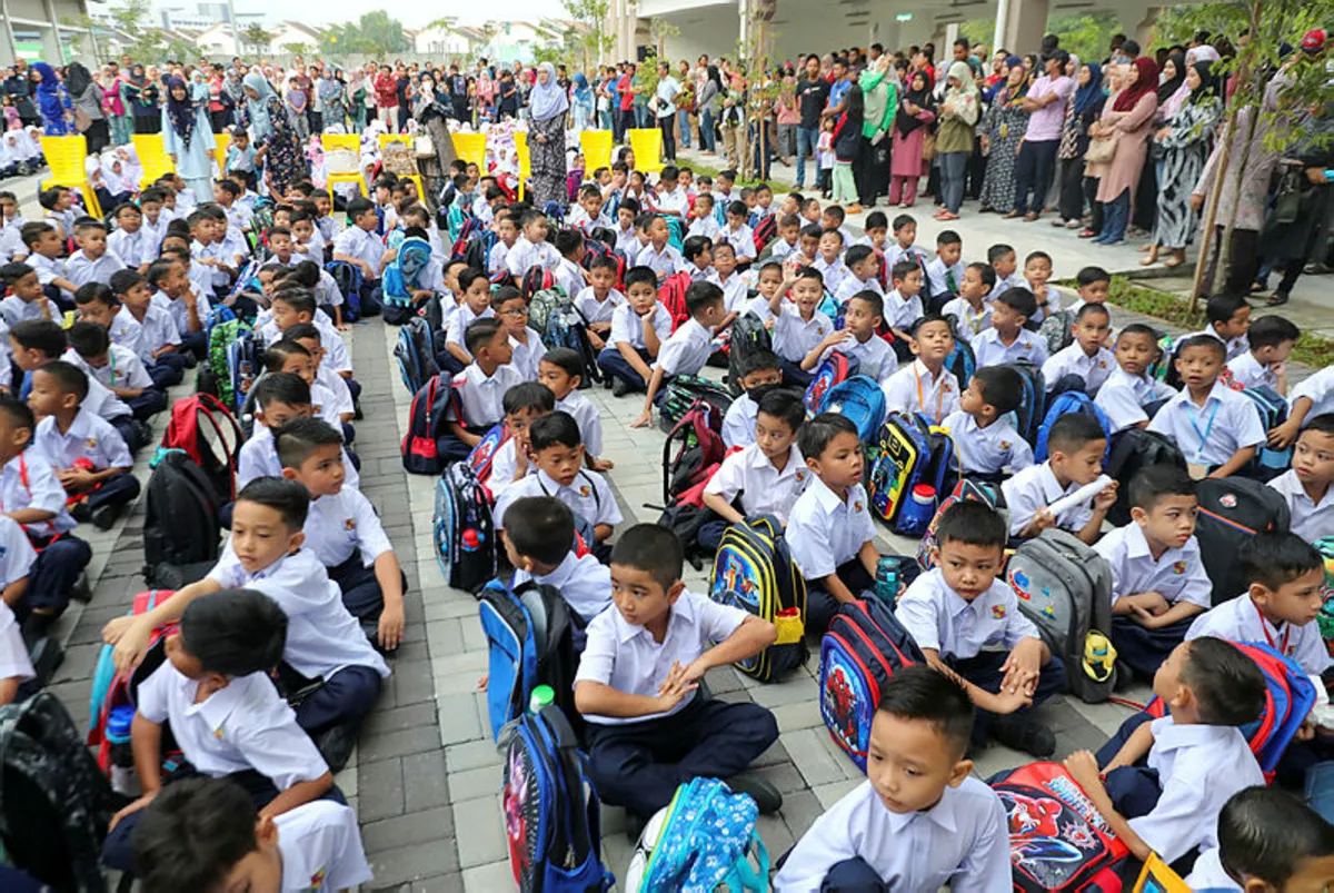 _Children starting Year One at age six to finish school at 16 Children starting Year One at age six to finish school at 16