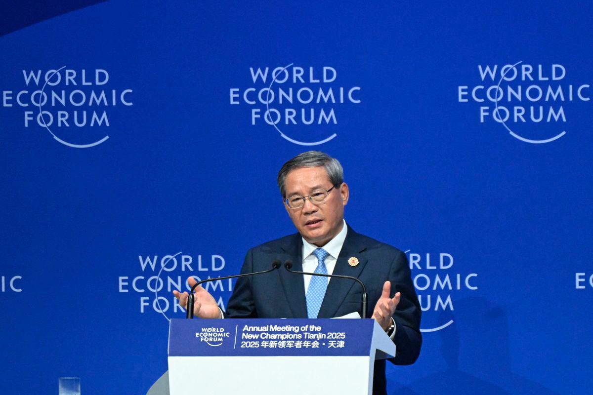 China advancing toward high-income status, says Premier Li China advancing toward high-income status, says Premier Li