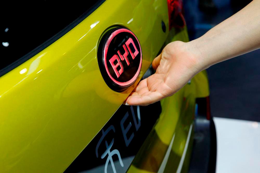 Chinese EV makers sell more plugin-hybrids in the EU to avoid tariffs, research firm says Chinese EV makers sell more plugin-hybrids in the EU to avoid tariffs, research firm says