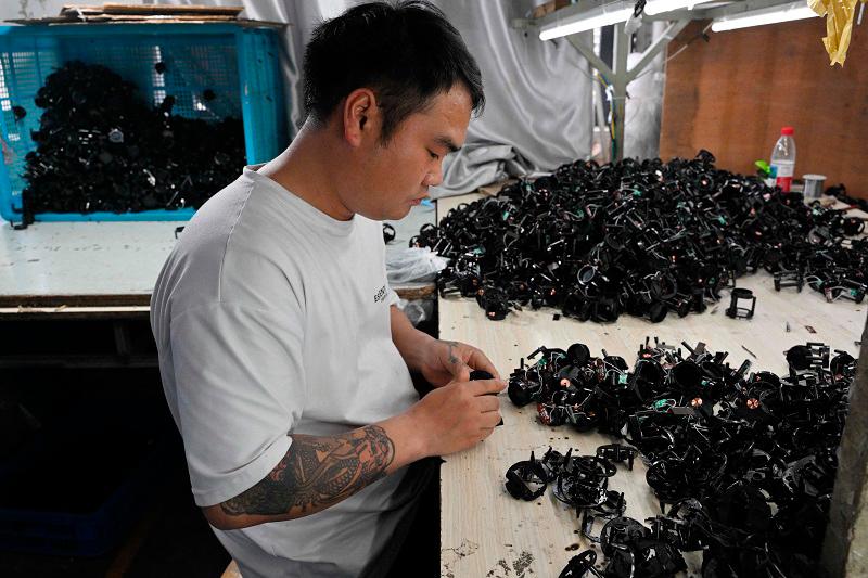 Chinese manufacturers in fighting spirits despite scrapped US orders Chinese manufacturers in fighting spirits despite scrapped US orders