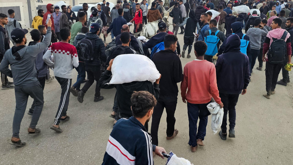 Civilians in Gaza face heavy attacks while seeking food at aid centres: UN agency Civilians in Gaza face heavy attacks while seeking food at aid centres: UN agency