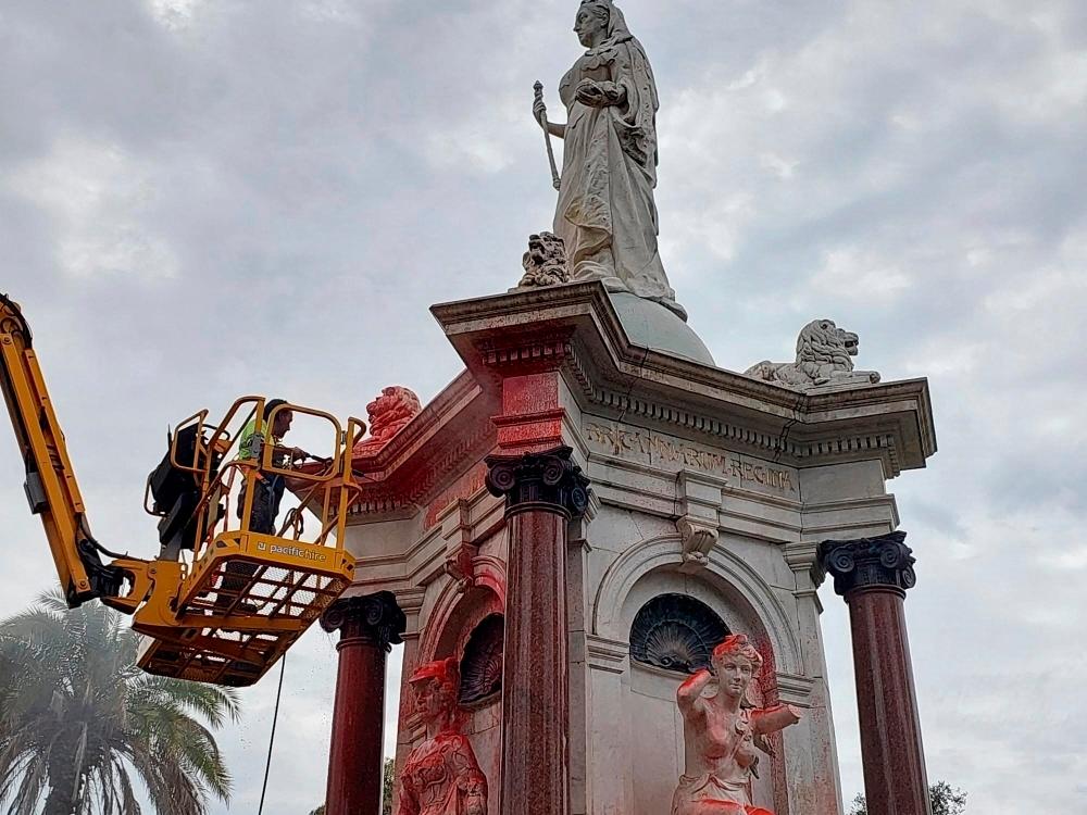 Colonial monument toppled ahead of Australia’s national holiday Colonial monument toppled ahead of Australia’s national holiday