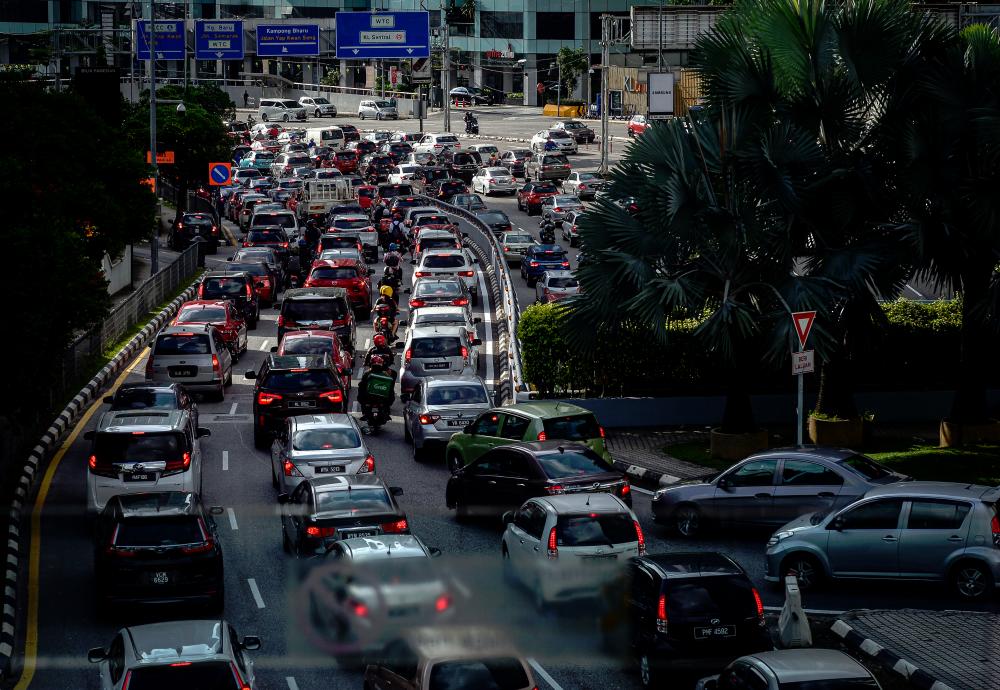 Congestion at Gua Musang-Kuala Lipis border with increase in traffic volume entering Kelantan Congestion at Gua Musang-Kuala Lipis border with increase in traffic volume entering Kelantan