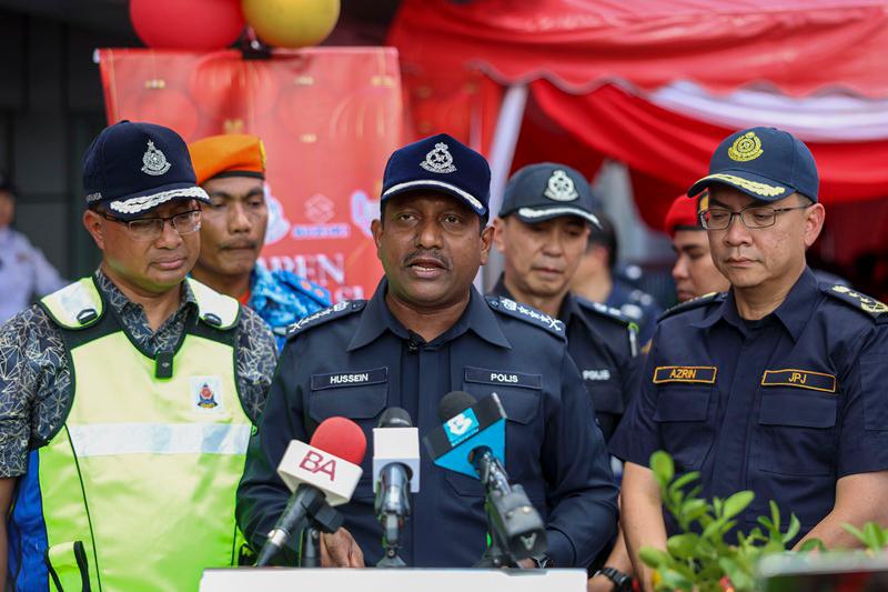 Cops on the hunt for remaining foreign nationals who attacked MMEA boat Cops on the hunt for remaining foreign nationals who attacked MMEA boat