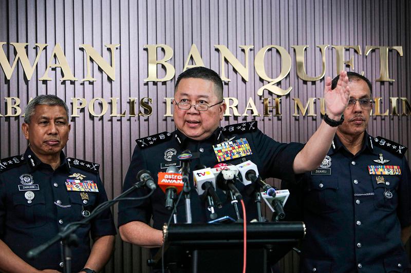Cops uncover drug lab, seize RM120m worth of drugs, firearms Cops uncover drug lab, seize RM120m worth of drugs, firearms