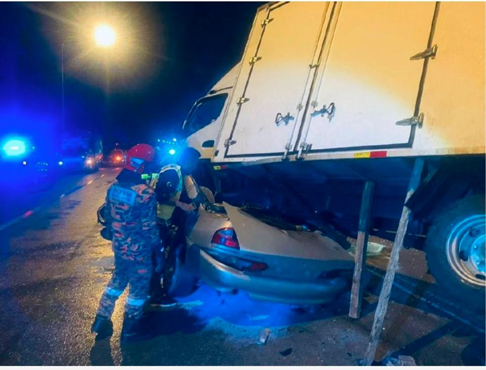Couple killed, their three children injured in road crash in Pekan