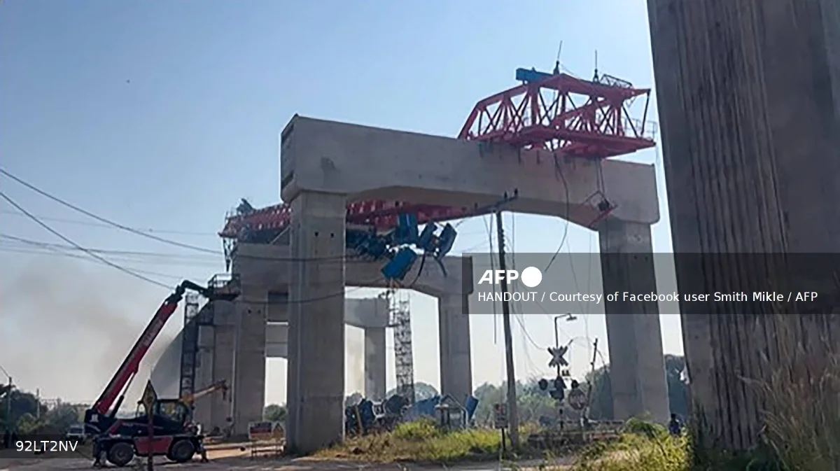 Crane collapse on Thai rail line kills 22, injures dozens