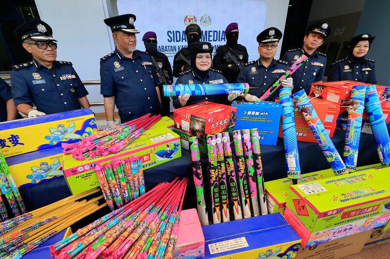 Customs seizes firecrackers, drugs worth over RM1 million