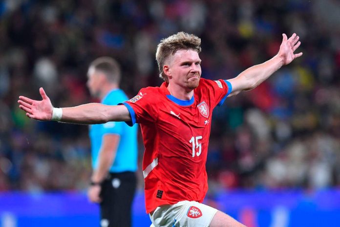 Czech midfielder Pavel Sulc joins Lyon in €10m deal