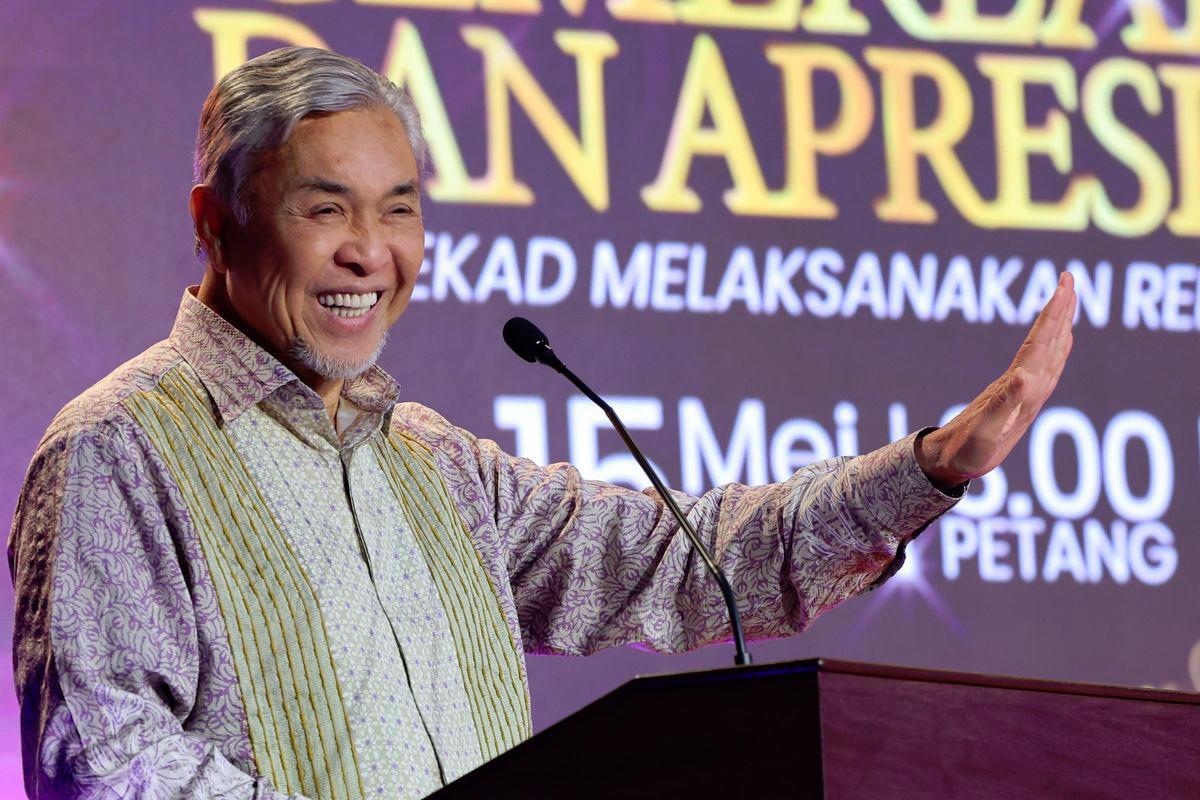DPMs Ahmad Zahid and Fadillah extend Teachers’ Day greetings DPMs Ahmad Zahid and Fadillah extend Teachers’ Day greetings