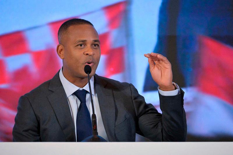 Dutch legend Kluivert says hopes to take Indonesia to World Cup