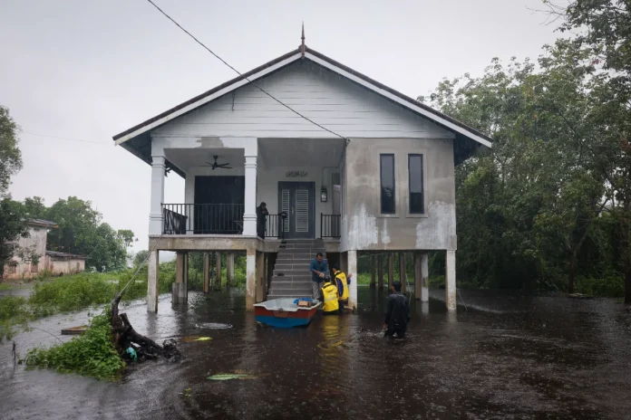 Early_flood_forecast_for_10_Kelantan_districts_from_Jan_5