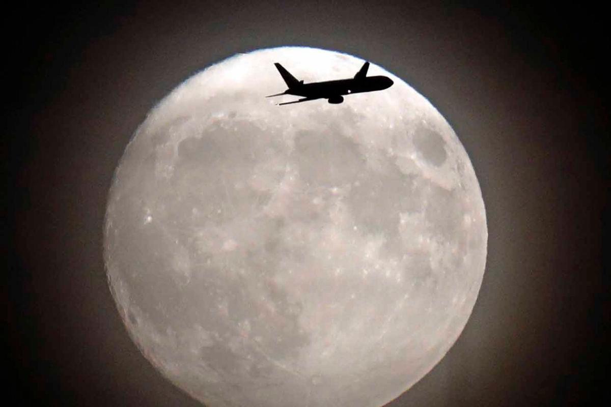 Earth’s satellites at risk if asteroid smashes into Moon: study Earth’s satellites at risk if asteroid smashes into Moon: study