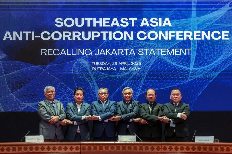 Eight Southeast Asian nations endorse Putrajaya declaration to strengthen anti-corruption efforts Eight Southeast Asian nations endorse Putrajaya declaration to strengthen anti-corruption efforts