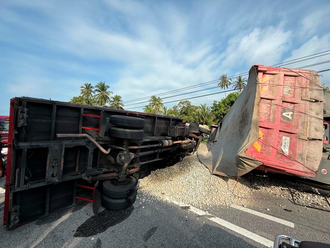 Eight killed in collision between FRU truck and lorry near Teluk Intan